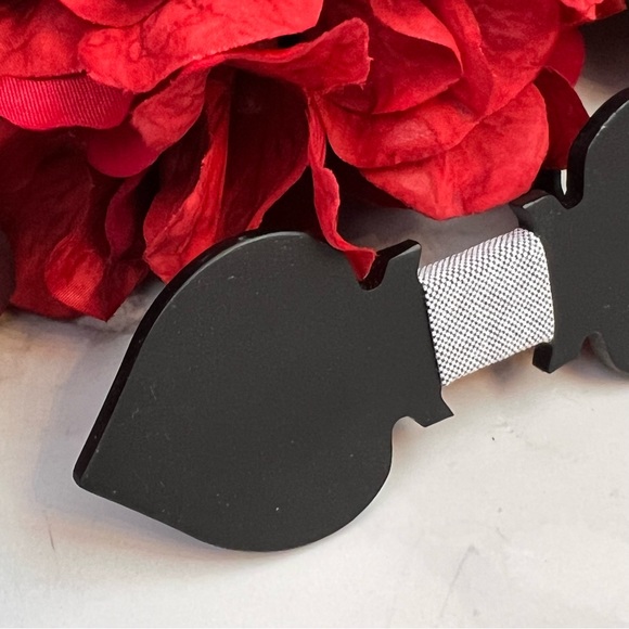 Hand Crafted Black Spade Wood Butterfly Bow Tie - Picture 9 of 16